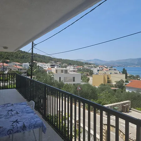 Sea Land 1 Trogir