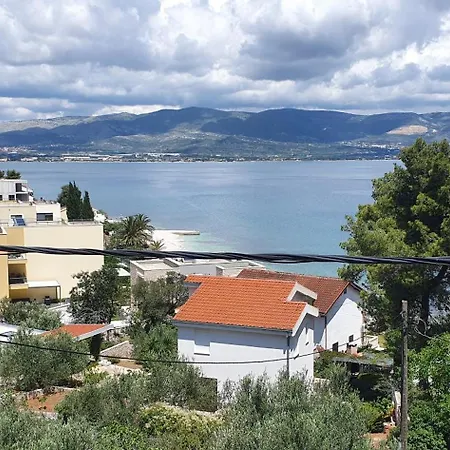 Apartament Sea Land 1 *