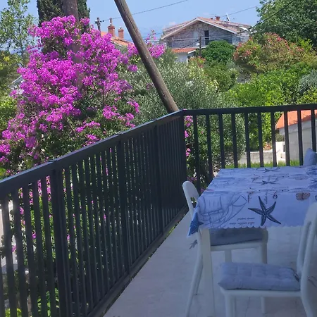Sea Land 1 Apartment *