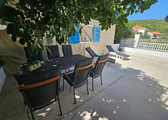 Sea Land 1 Apartment *